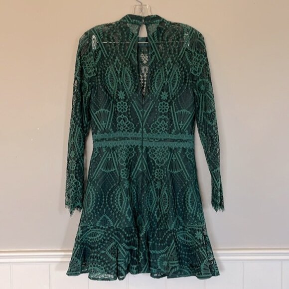 Elegant Green Lace Dress - Picture 5 of 8